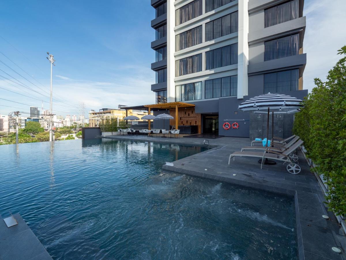 Thaya Hotel Bangkok Exterior foto
